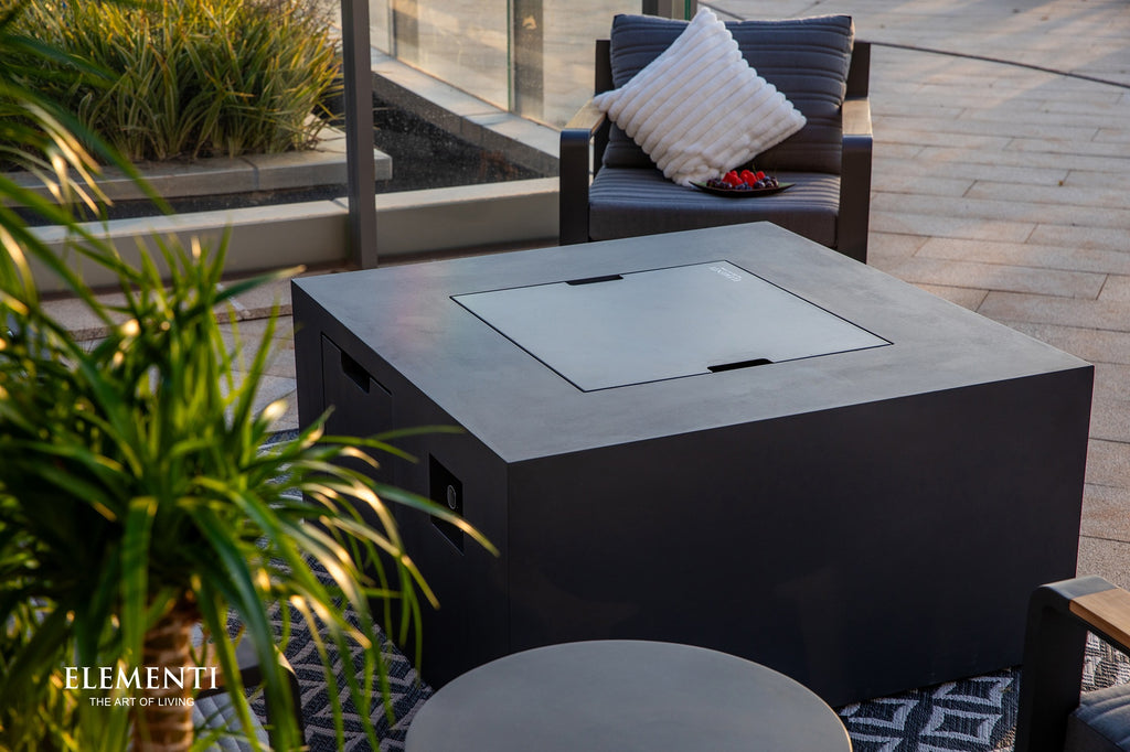 Elementi Rocky in Dark Gray, supplier lifestyle photo